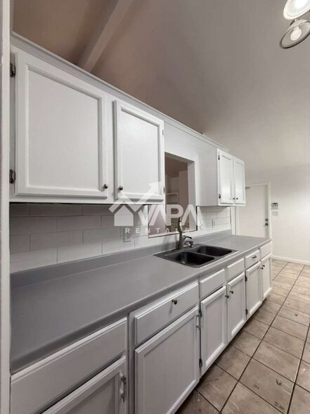 Building Photo - 14614 Highland