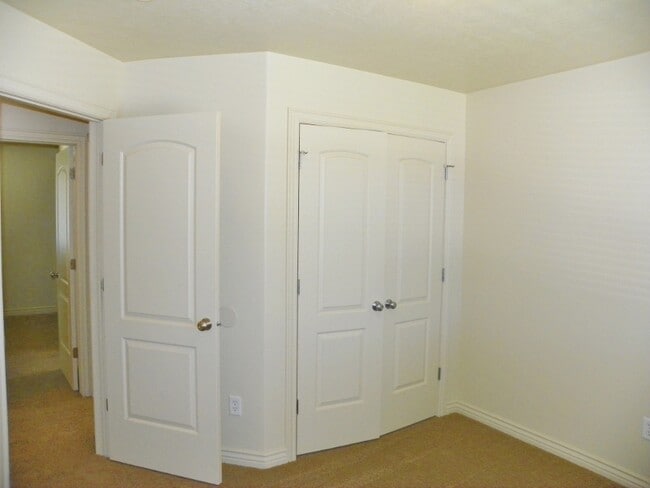 Building Photo - 3 Bed 2 Bath Home in a Quiet Herriman Neighborhood.