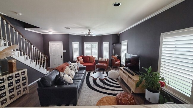 Building Photo - 1909 Kemah Village Dr