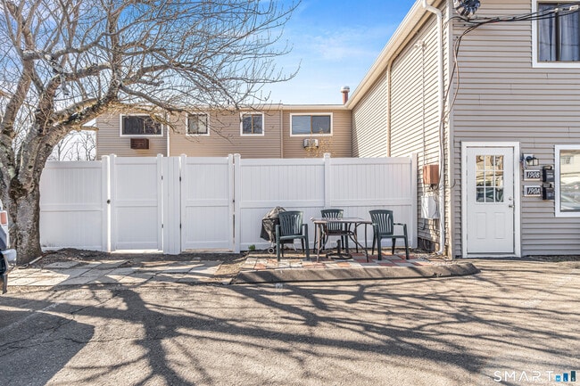 Building Photo - 20 Trolley Cir