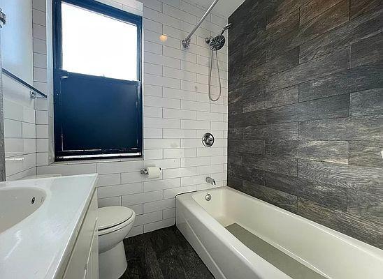 Building Photo - 2 bedroom in BRONX NY 10462