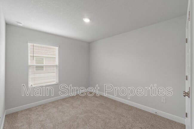Building Photo - 7104 Cedar Grv Wy