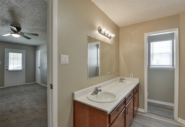 Building Photo - 4512 Avenue L