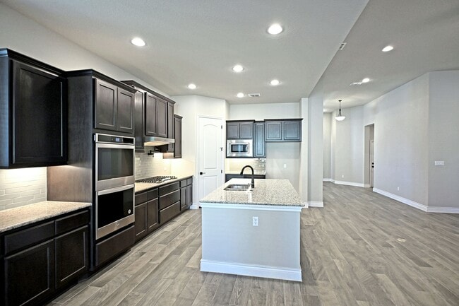 Building Photo - 588 Vale Ct