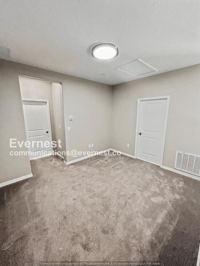 Building Photo - Limited Time Special Offer / 3 Bed, 2.5 Bath Townhome with Garage / Pet-Friendly / Vouchers Accep...