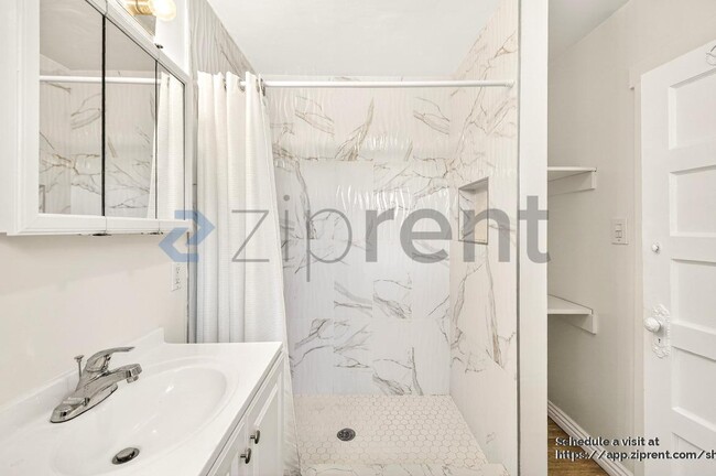 Building Photo - 1255 Del Rey Ave