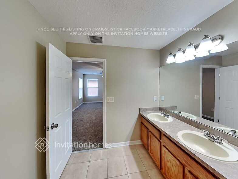 Building Photo - 10253 Newminster Loop