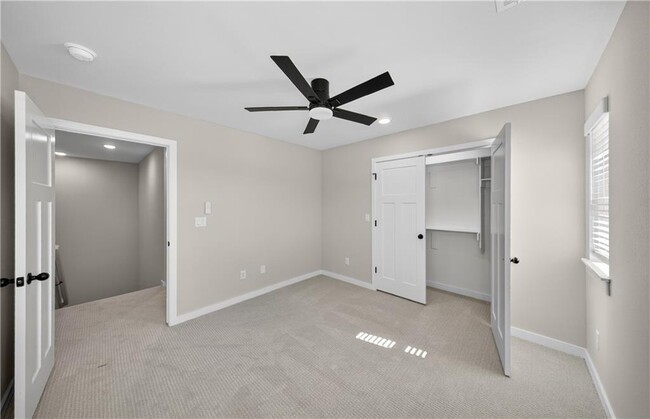 Building Photo - 603 Cosmos St