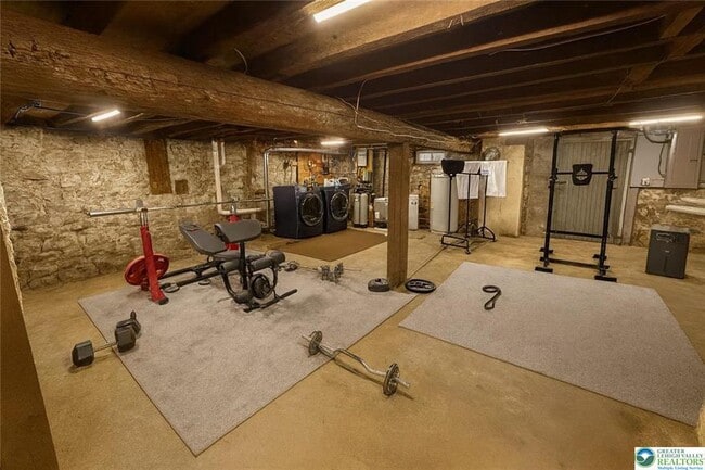 Building Photo - 10637 Schantz Rd