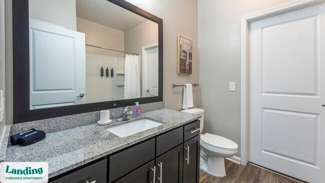 Building Photo - 915 Brentmoor Dr