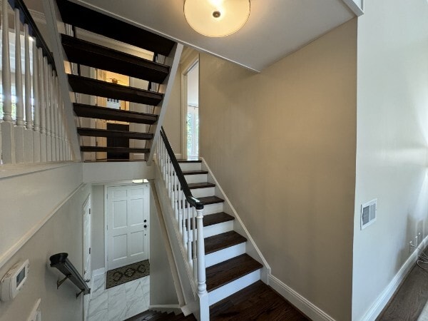 Building Photo - 401 Bowling Ave