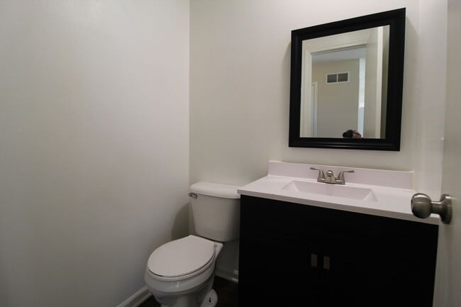 Building Photo - April FREE On This Fully Remodeled 2 Bedroom 1.5 Bath Duplex In Olathe