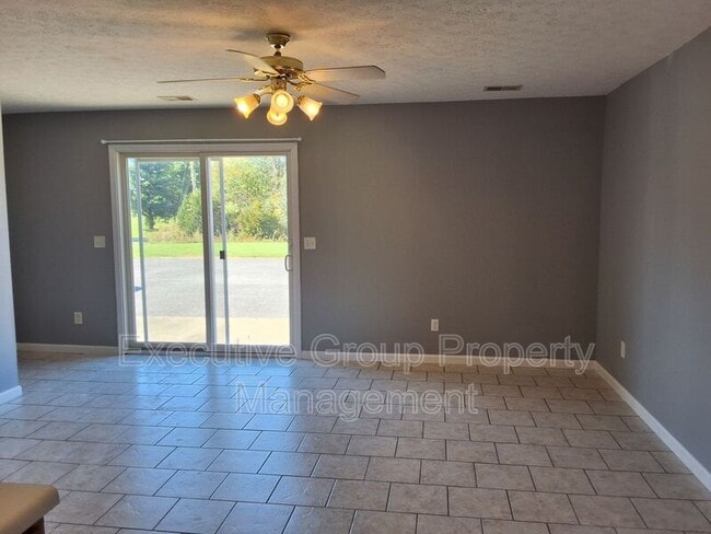 Building Photo - 145 Pointers Ct