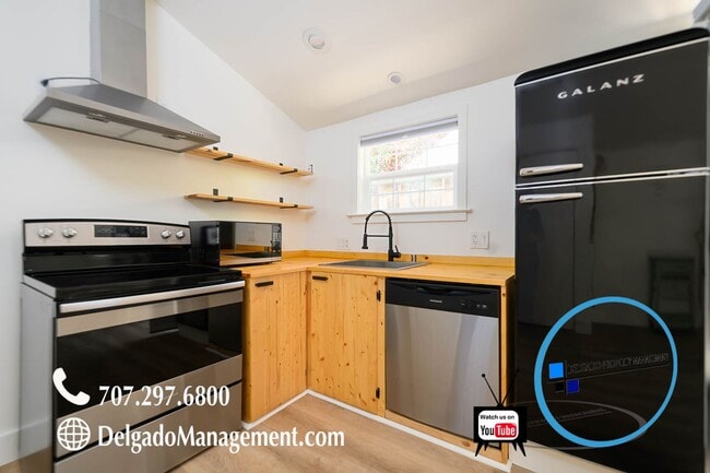 Building Photo - Benicia Studio available now!