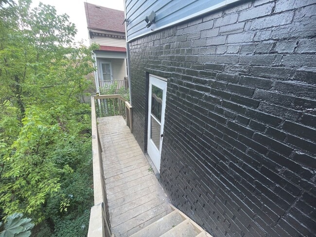 Building Photo - Newly updated 2 bedroom apartment for rent!