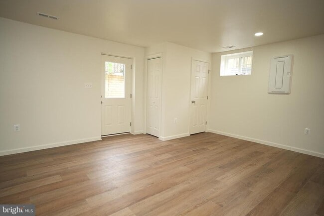 Building Photo - 22271 Goldenrod Dr