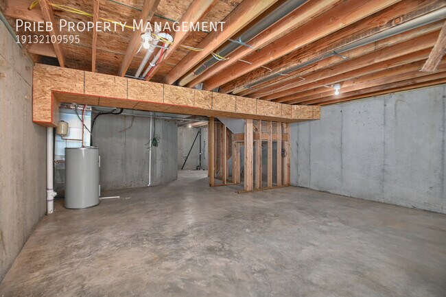 Building Photo - 10330 Farrow Ave