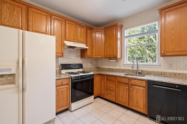 Building Photo - 1209 Blossom Cir