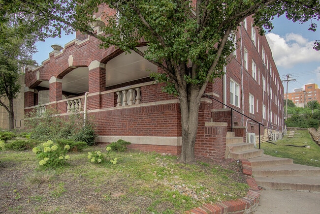Building Photo - 4545 Main St