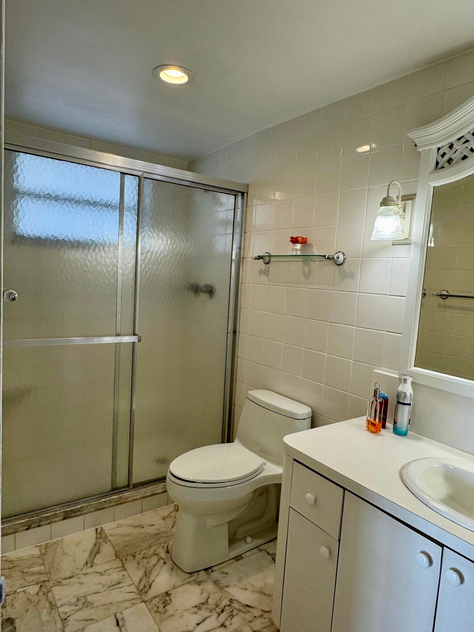 Building Photo - 5825 Collins Ave