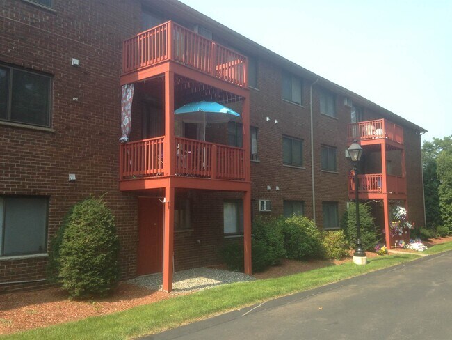 Primary Photo - 29 Capron Rd