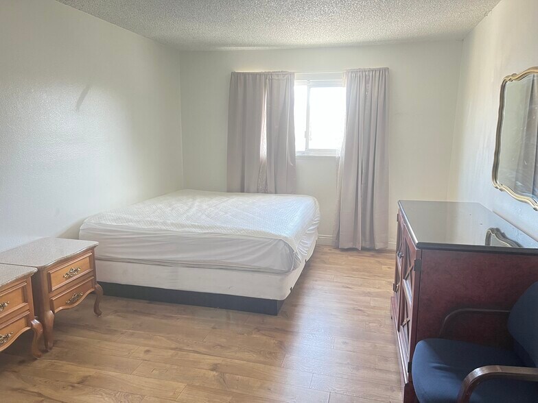 Building Photo - 4519 Buena Vista Dr