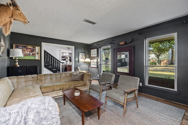 Building Photo - 326 Bayou View Dr