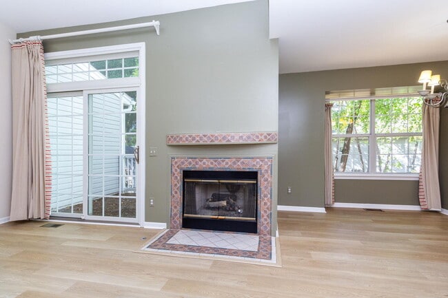 Building Photo - 1093 Fairways Blvd