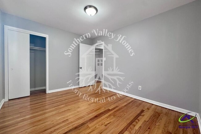 Building Photo - 305 Sparta St