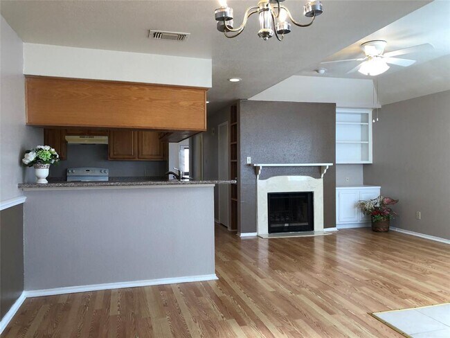 Building Photo - 1103 Dulles Ave