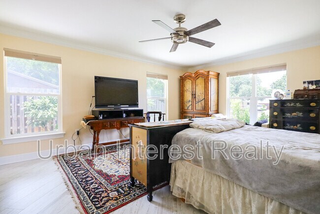 Building Photo - 501 Benning Dr