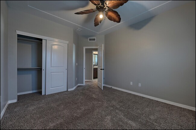 Building Photo - 2166 Enchanted Crst Dr