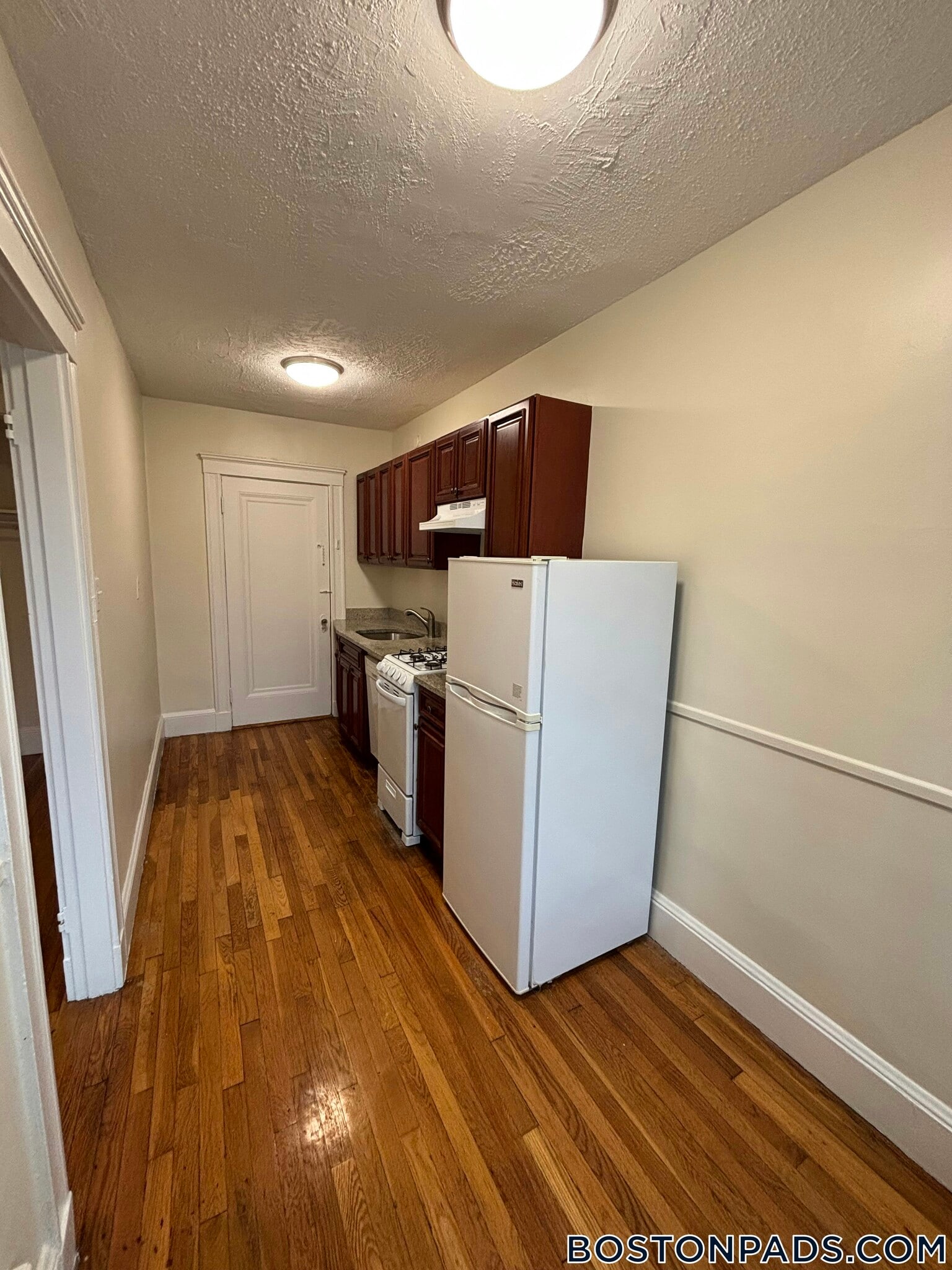 Building Photo - 63 Fellsway W