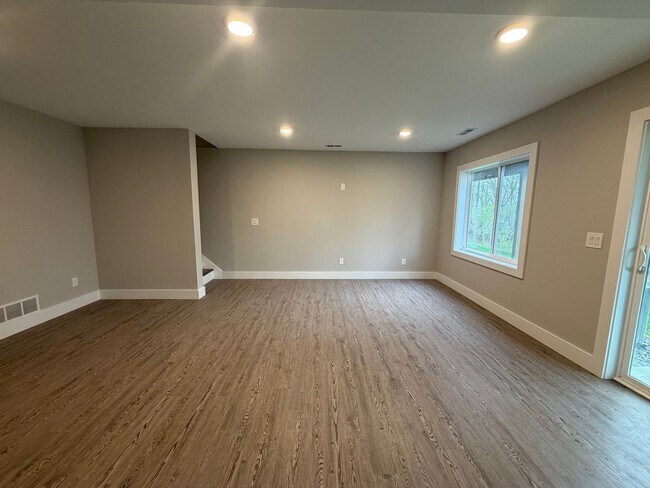 Building Photo - 2351 Watertown Wy