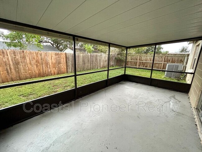 Building Photo - 1042 Axlewood Cir