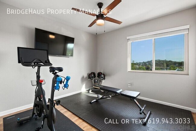 Building Photo - 5365 Aztec Dr