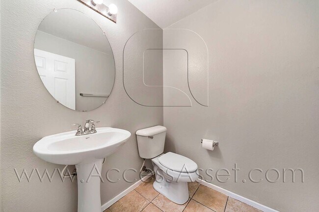 Building Photo - Beautiful 3 Bed/2.5 Bath Condominium In Pelican Cove Of Oceanside!