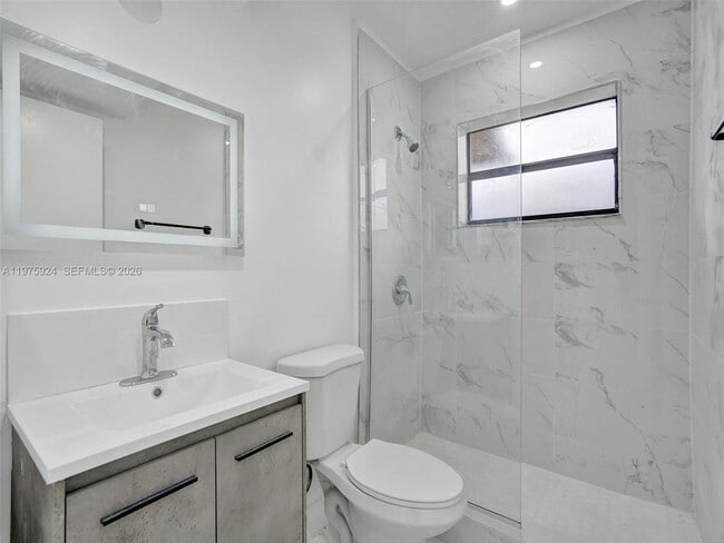 Building Photo - 10051 Winding Lake Rd