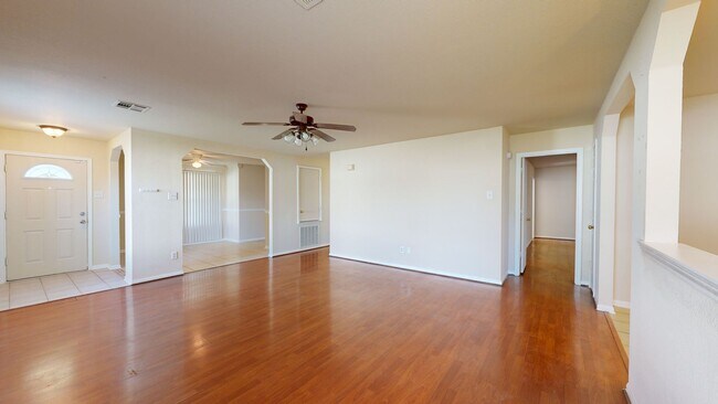 Building Photo - FREE DECEMBER RENT! PETS WELCOME!!!