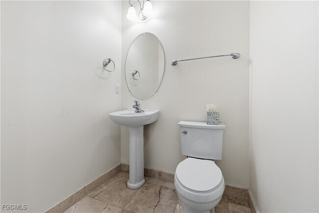 Building Photo - 2825 Palm Beach Blvd