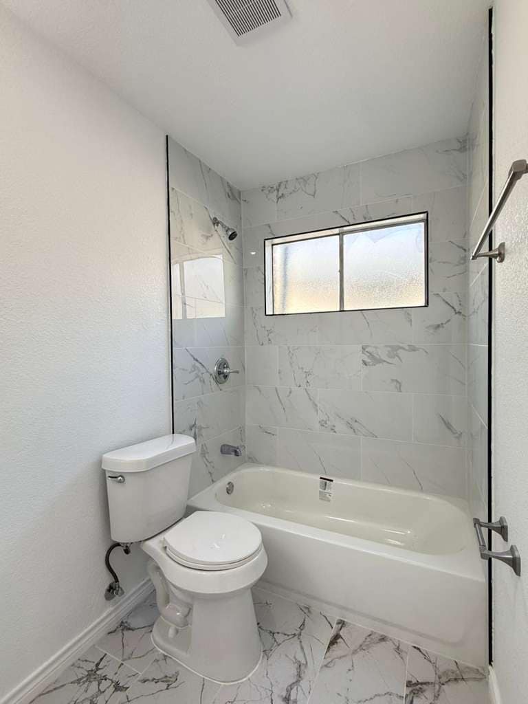 Building Photo - 13535 Coleridge St