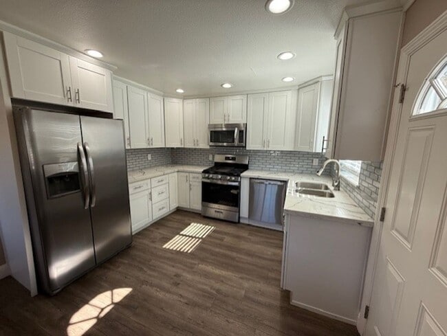Building Photo - Charming 3 Bedroom, 1 Bath home in the Cam...