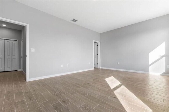 Building Photo - Brand New Townhome Overlooking the 15th Fairway