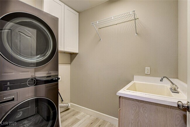 Building Photo - 9108 Eagle Ridge Dr