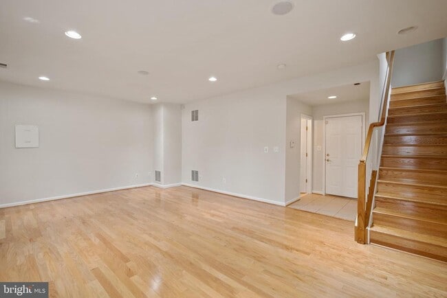 Building Photo - 43139 Royal Fern Terrace