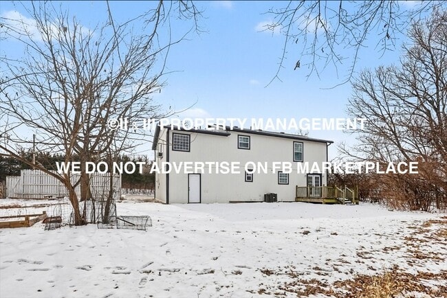 Building Photo - 2900 E Red Bridge Rd