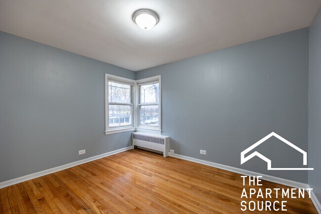 Building Photo - 6719 N California Ave