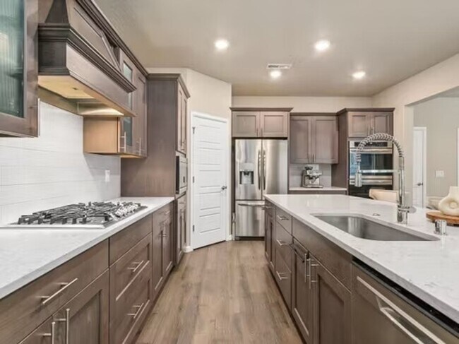 Building Photo - 4bd/2.5ba Covington House