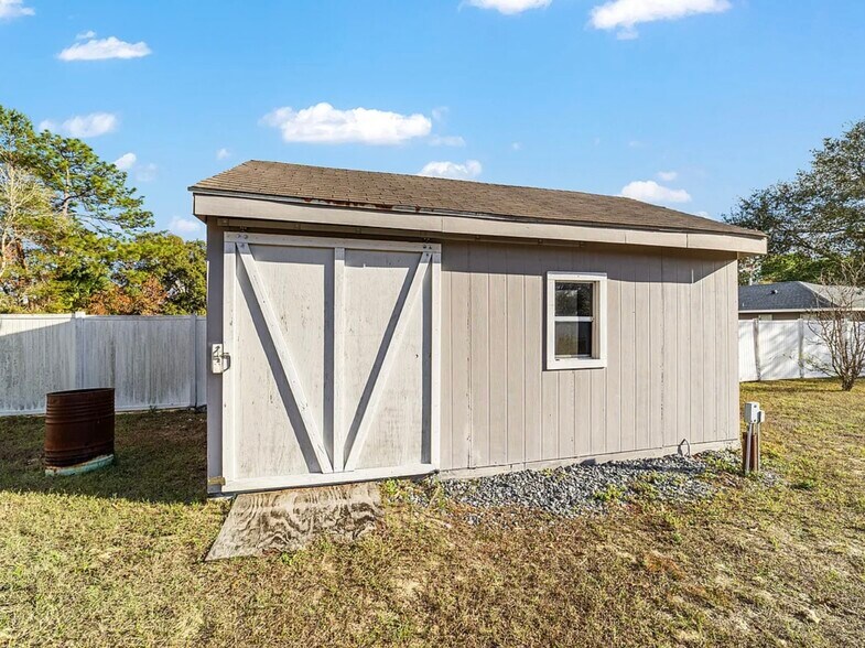 Building Photo - 6930 Bahia Rd