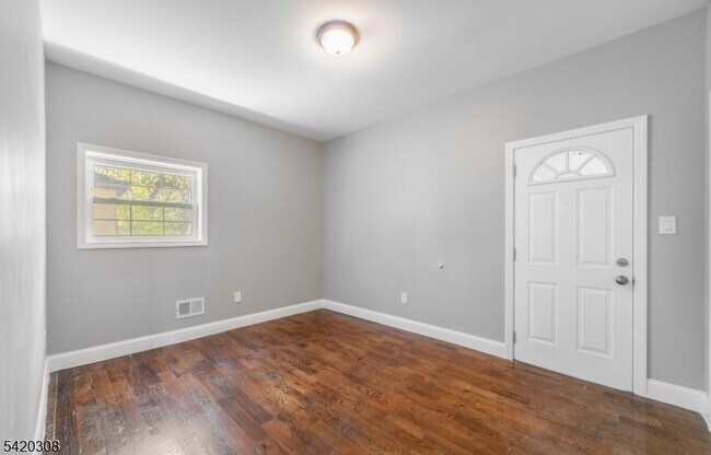 Building Photo - 155 Tichenor Ave